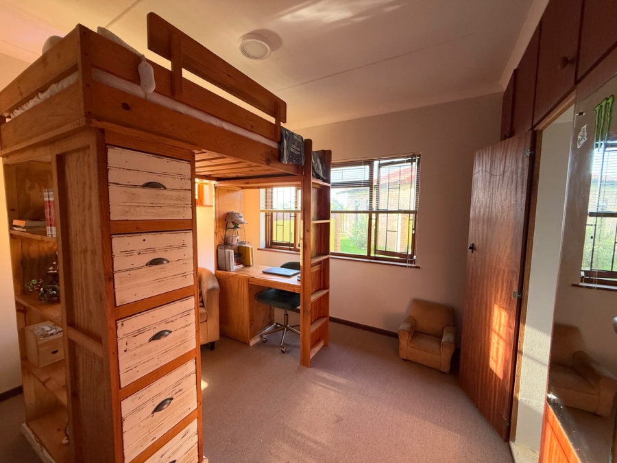 4 Bedroom Property for Sale in Fraaiuitsig Western Cape
